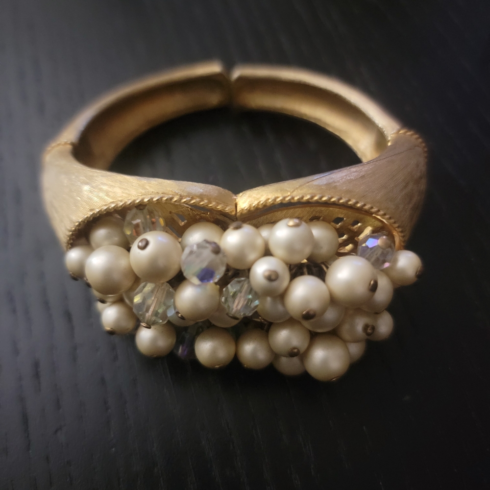 Vintage Gold Bracelet with Pearl Accents